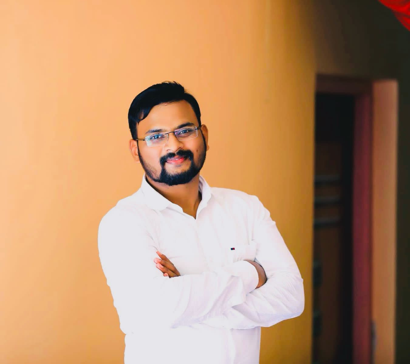 Dr. Tushar Bhandwalkar